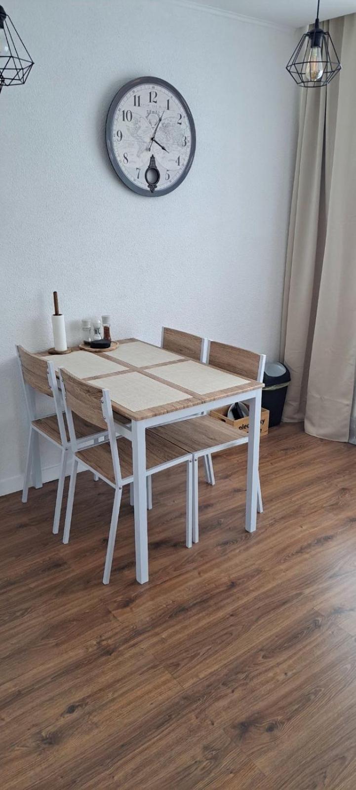 Utulny Apartman Blizko Centra Michalovce Exterior photo