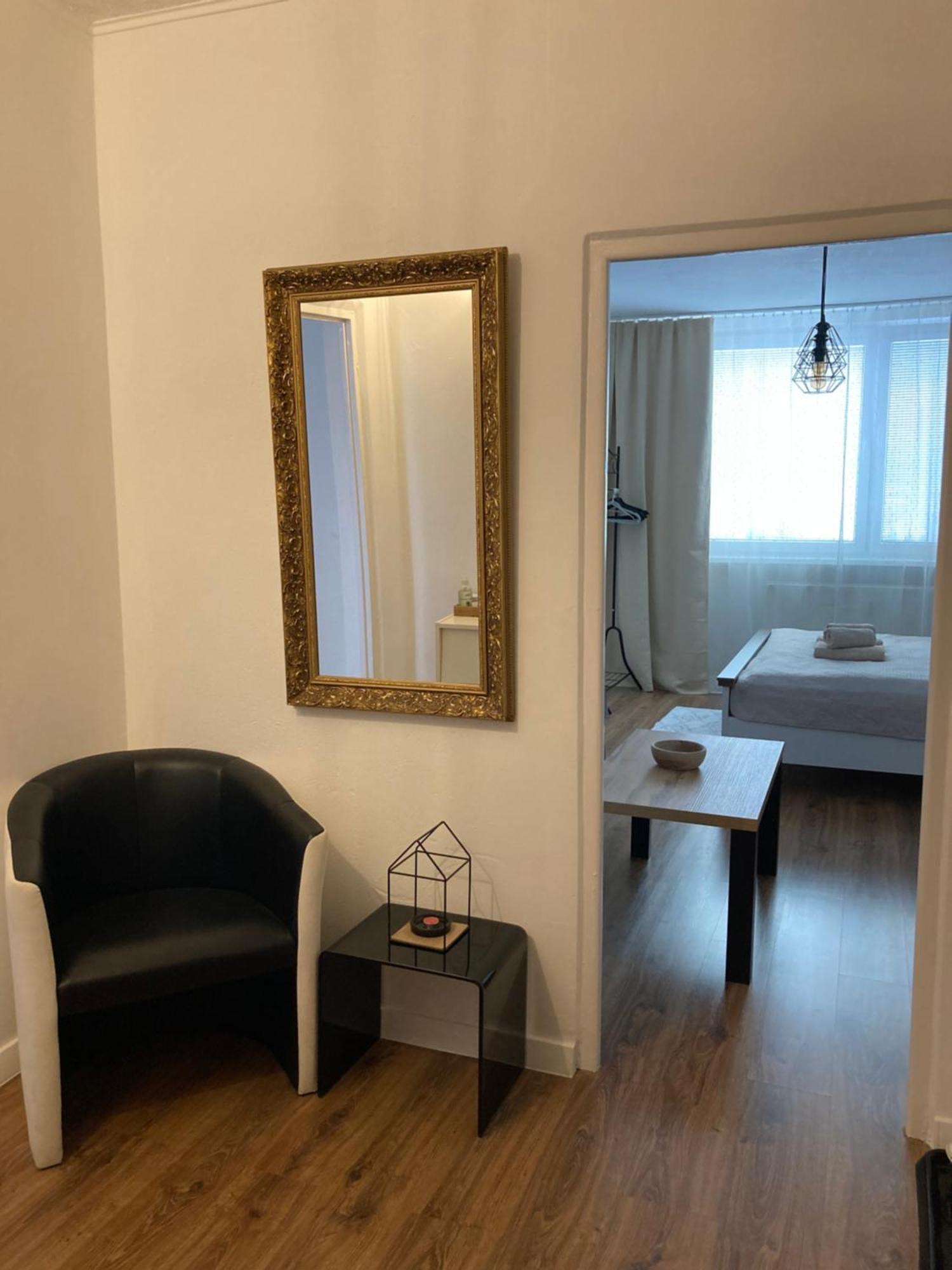 Utulny Apartman Blizko Centra Michalovce Exterior photo
